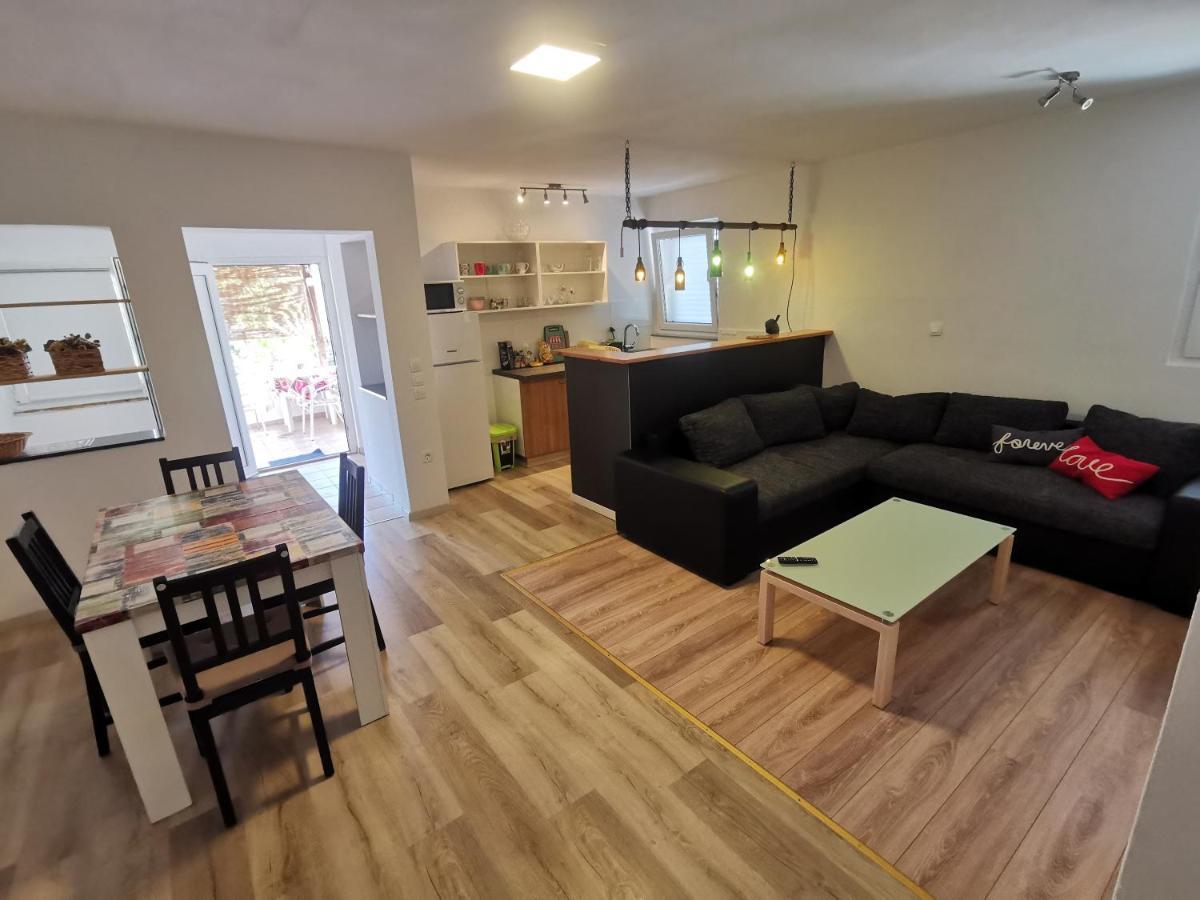 Apartamento Fa-Ni Novalja Exterior foto